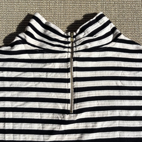 Women’s Short Sleeve Striped Shirt. Medium - Picture 4 of 12